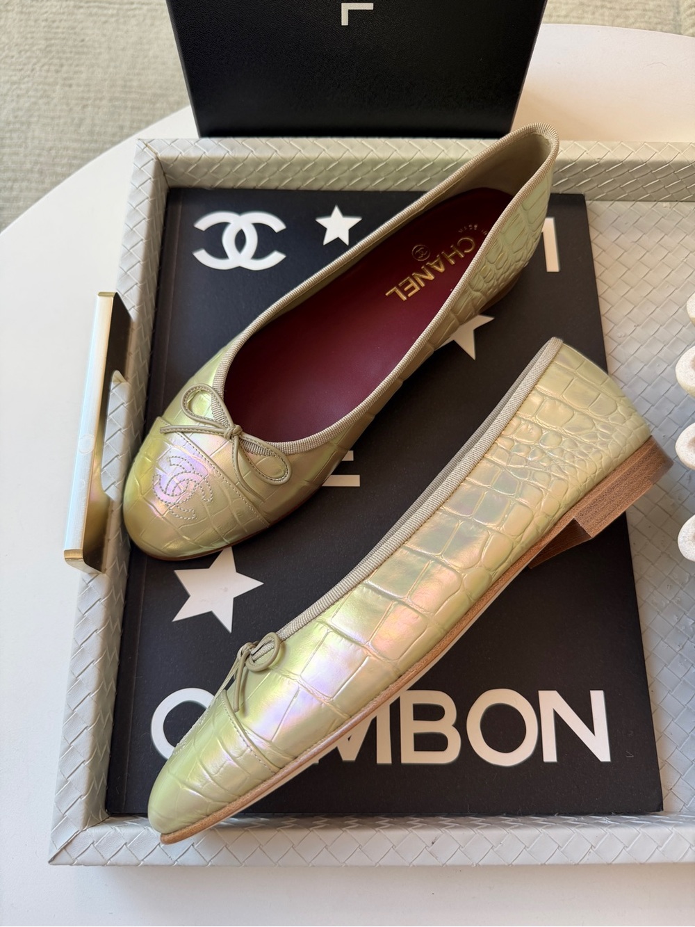 Chanel 26K Yellow Crocodile Croc Embossed Iridescent Cap Toe Ballet Flats 40.5